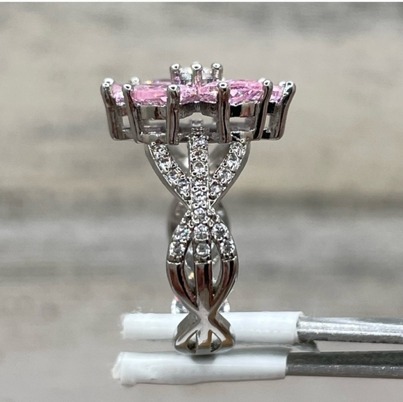 Beautiful Statement Flower Pink White Cubic Zirconia Silver Plated Ring Size 8 - Picture 7 of 12